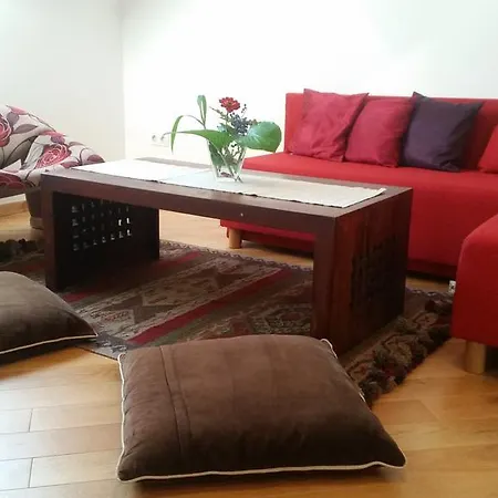 Cedar Apartment *